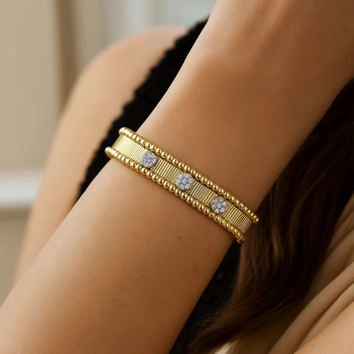 Two Toned Pallina Cuff Bangle in 14K Gold (9.00 mm) - Image 3
