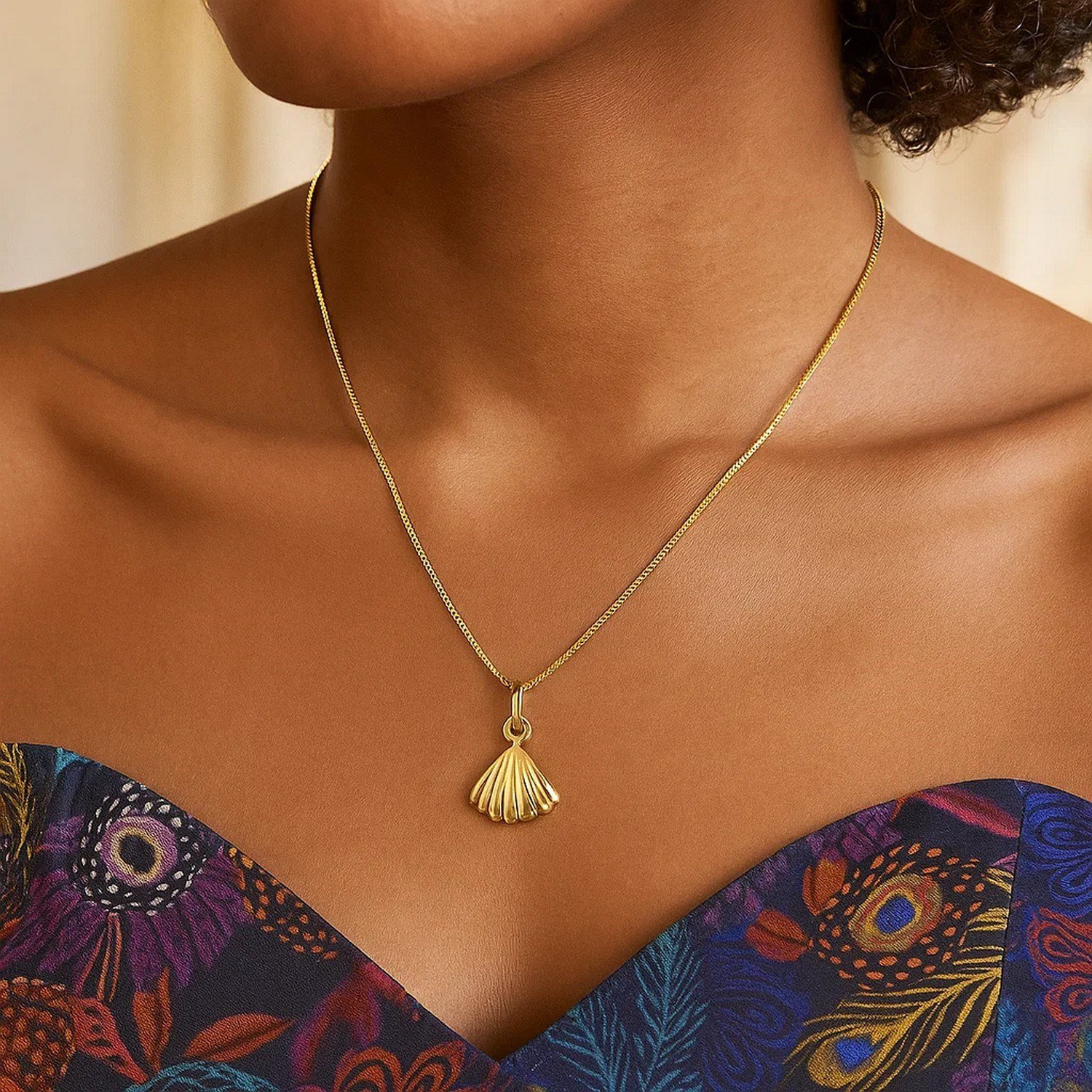 Sea Shell Necklace in 10K Yellow Gold - Image 5