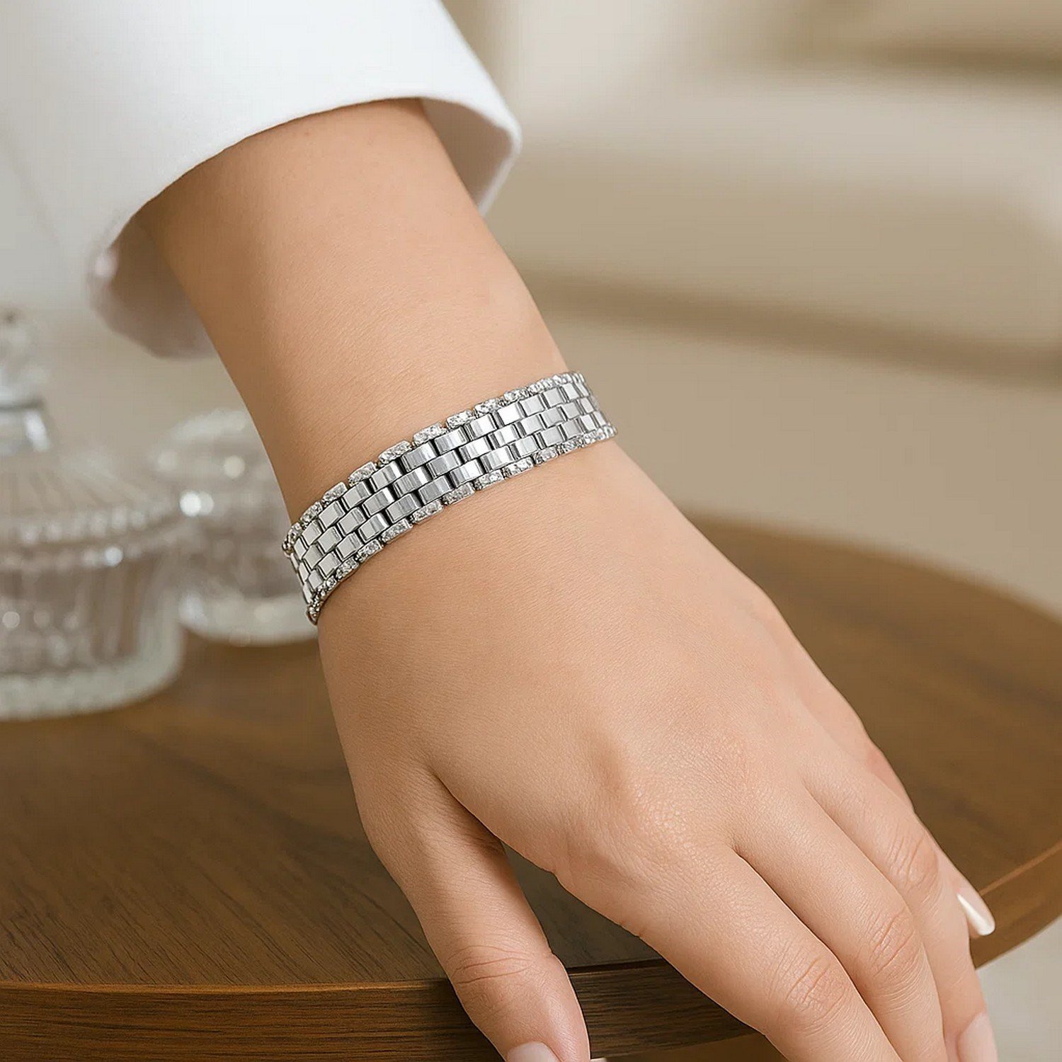 14k White Gold Faceted Panther Link Chain Bracelet - Image 5