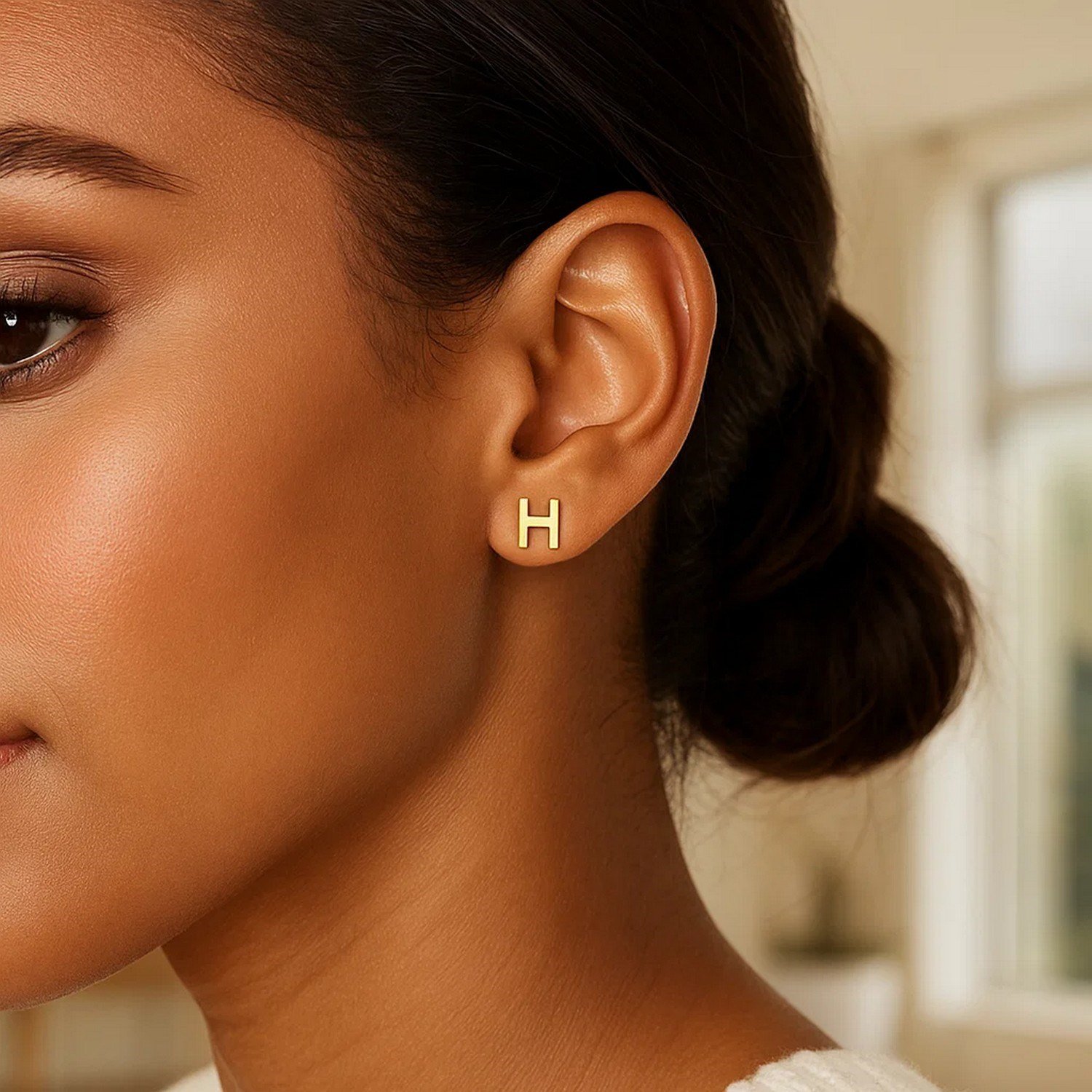 14K Yellow Gold Yours Truly Initial H Stud Earrings - Image 3