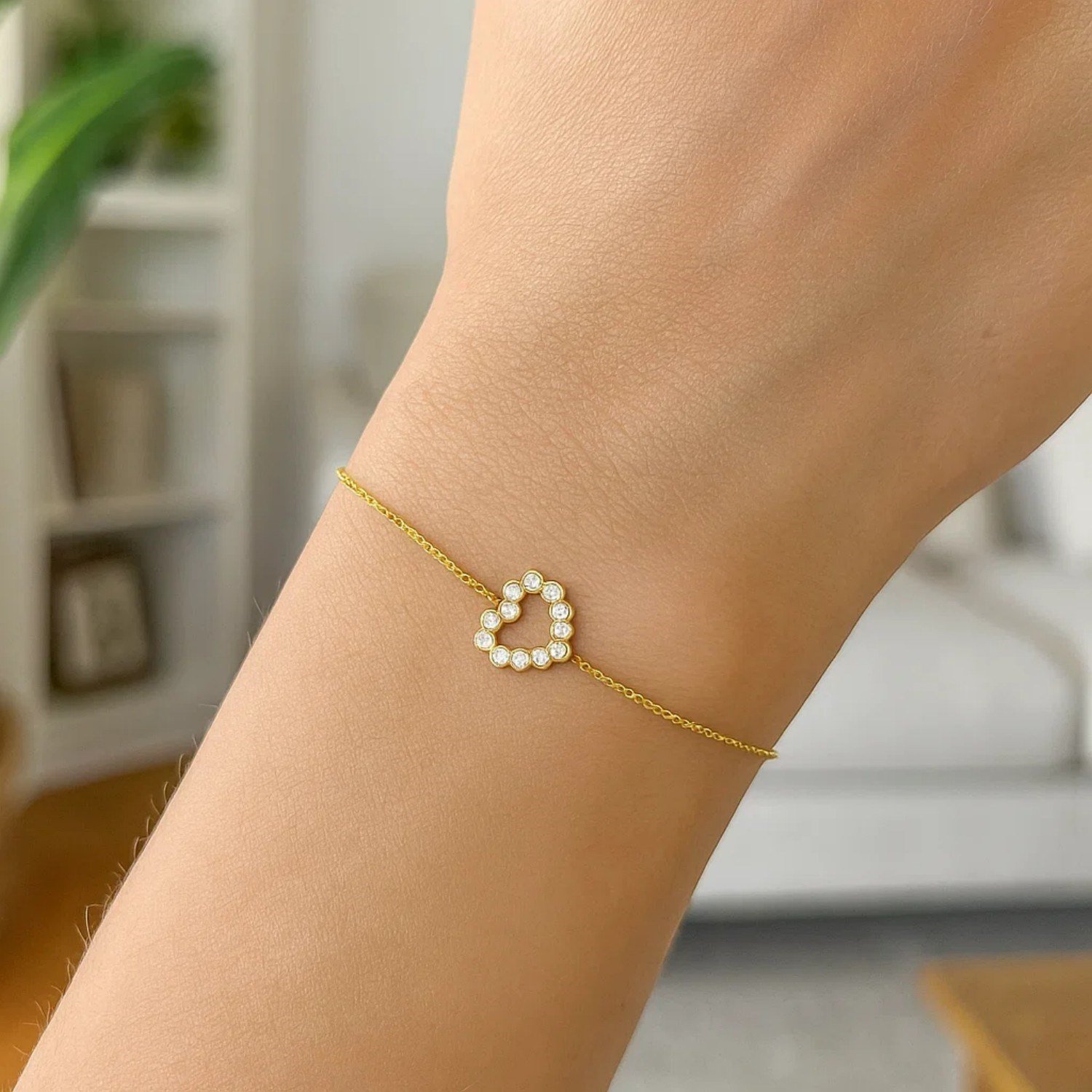 Elegant 14k Yellow Gold Petite Diamond Heart Bracelet - Image 3
